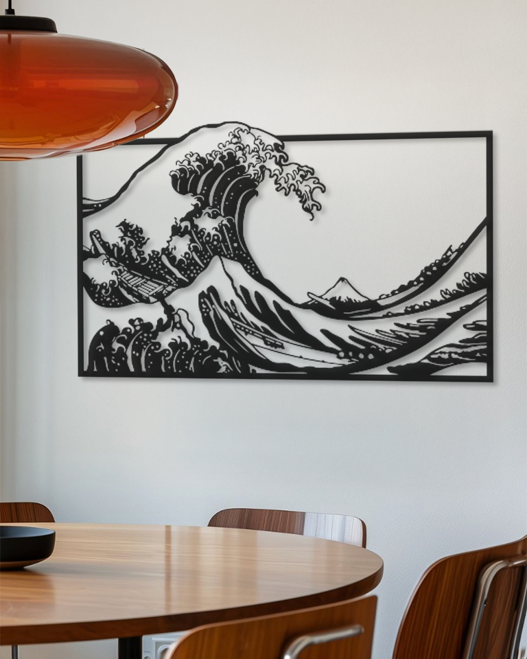 Cuadro de madera La Gran Ola de Hokusai en salón comedor moderno con mesa y sillas de madera