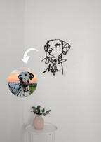 Cuadro de madera colgado en la pared decorando un espacio de una foto hecha silueta de un perro